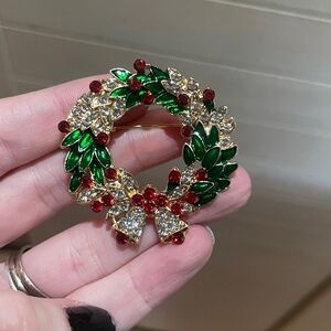 Wreath Brooch